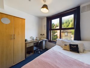 bed - click for photo gallery